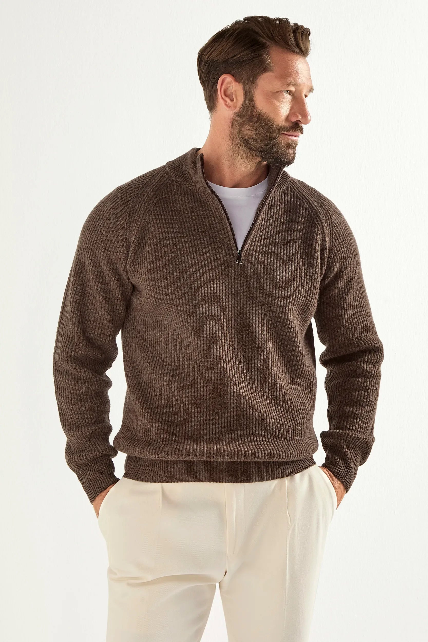 Pull à col zippé en laine mérinos marron pour homme