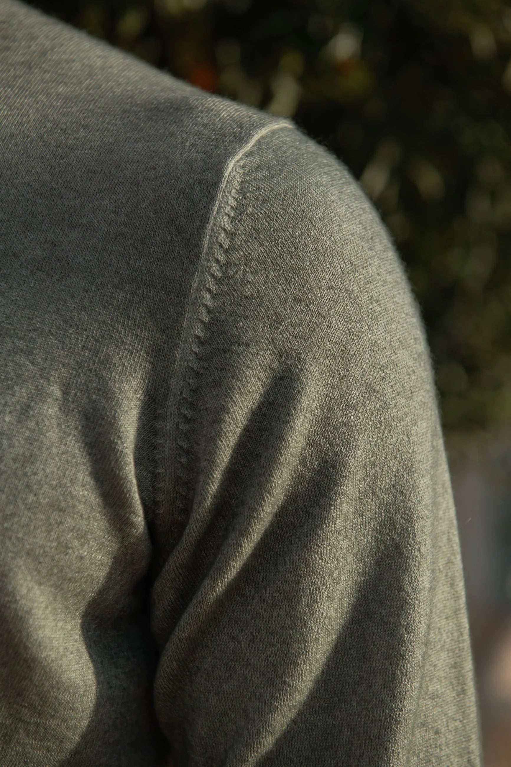 Super-light green cashmere round-neck sweater