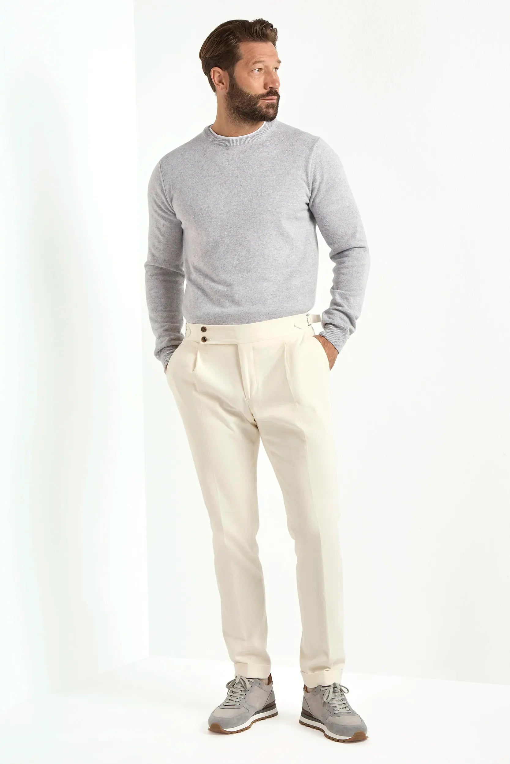 Ice gray cashmere sweater round neck
