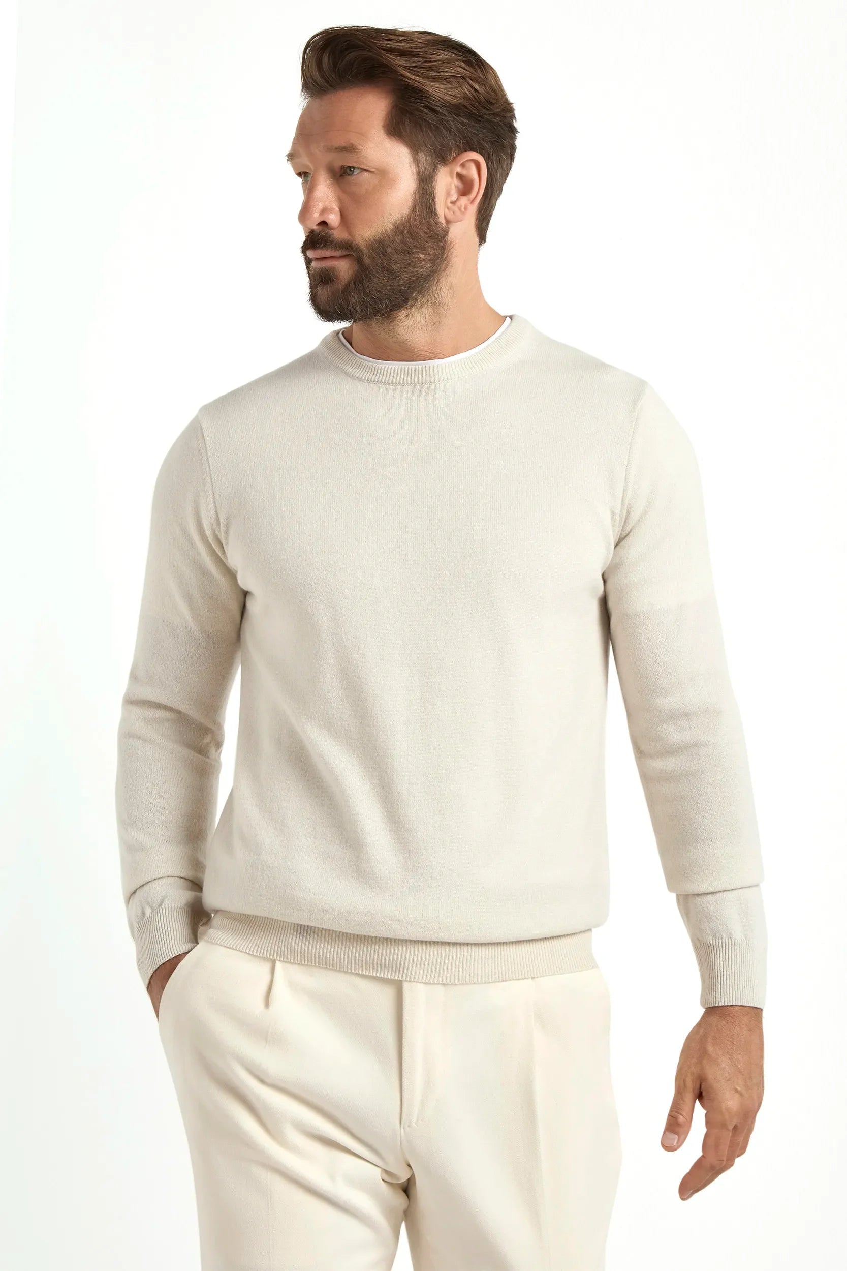 Round-neck sand cashmere sweater