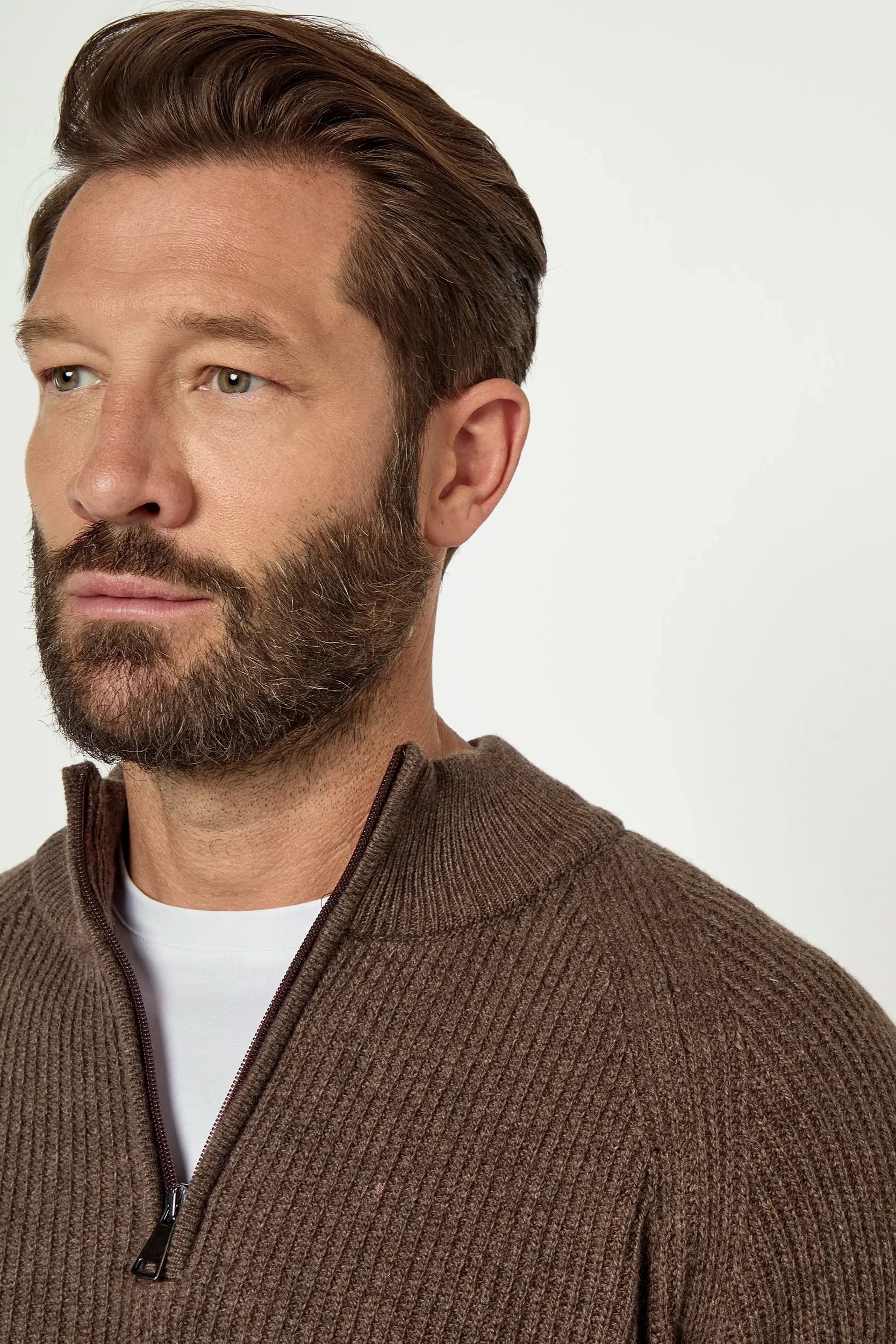 Pull à col zippé en laine mérinos marron pour homme