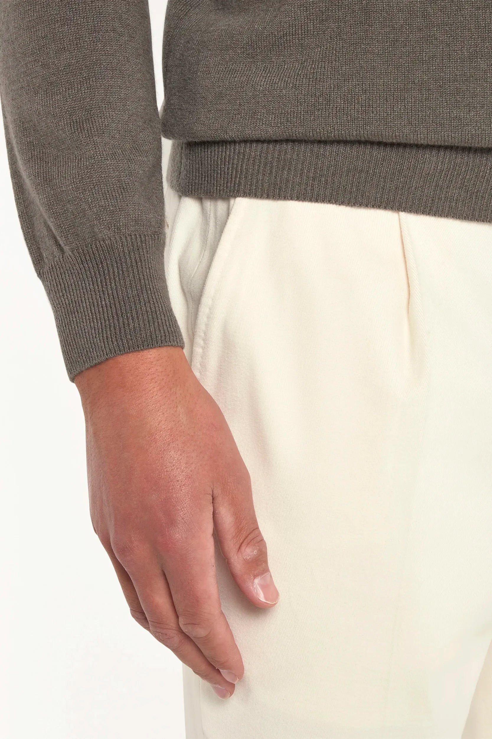 pull à col roulé en cachemire taupe foncé