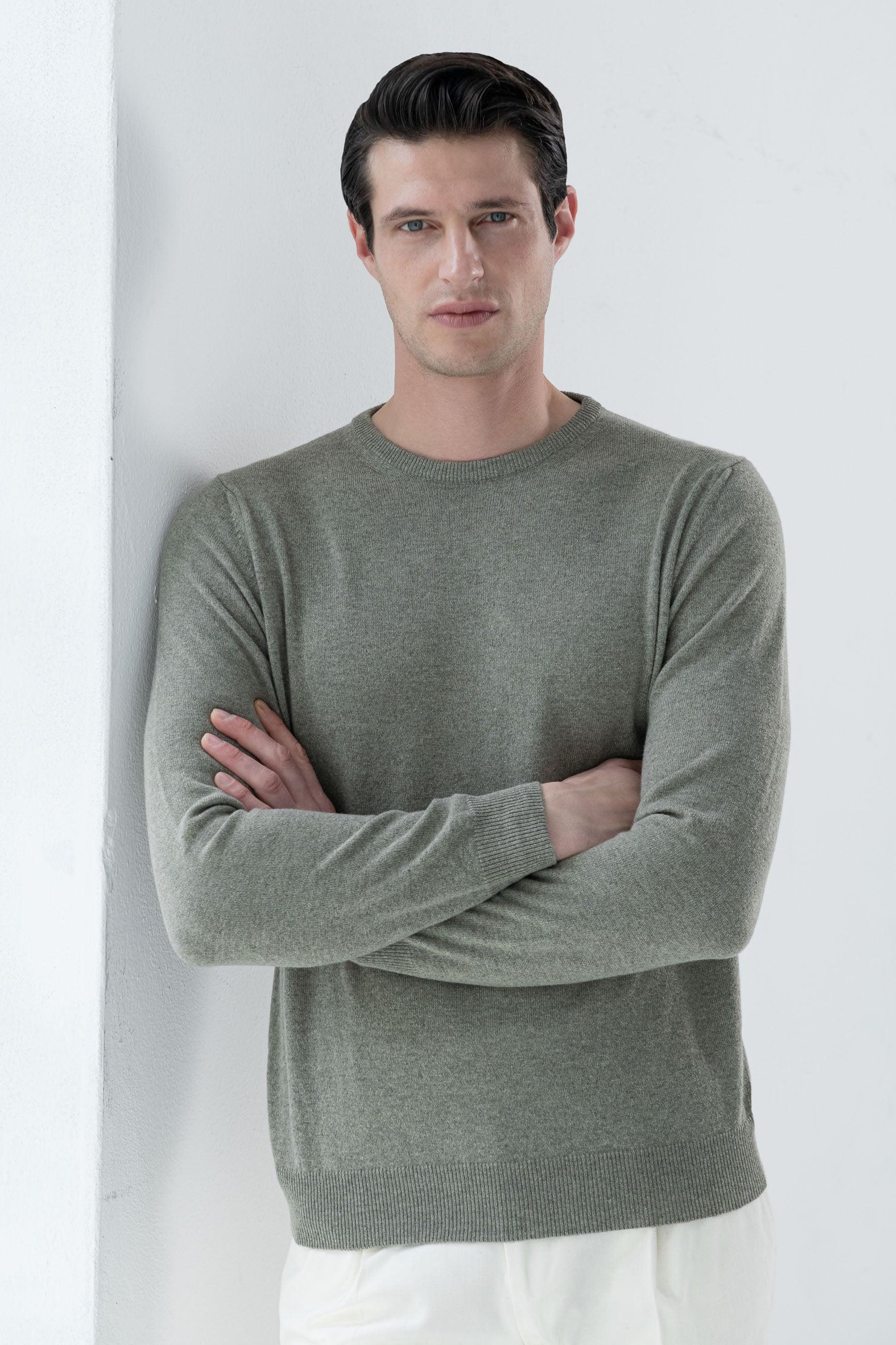 Round-neck sage cashmere sweater